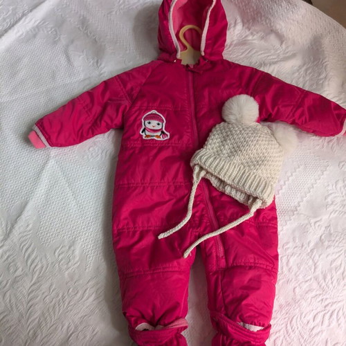 Baby romper like new for up to 12 months with Zara hat gift