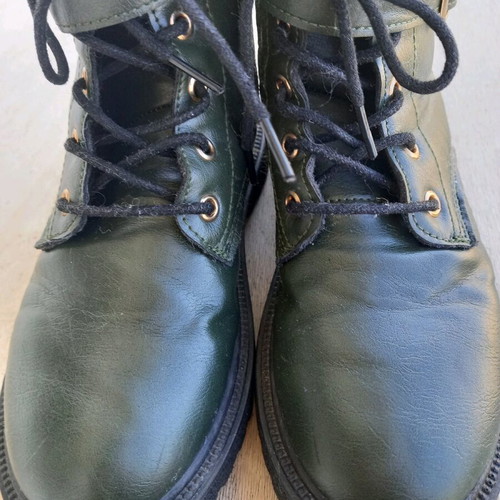 MariKelly kids boots size 32 like new, dark green