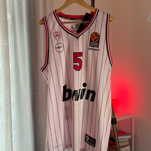Olympiacos Larentzakis jersey new with signature