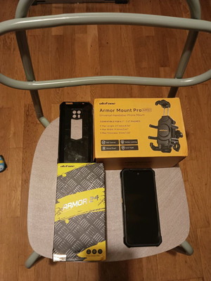 Κινητό Ulefone με βάση για μηχανάκι και θήκη σαν καινούργιο