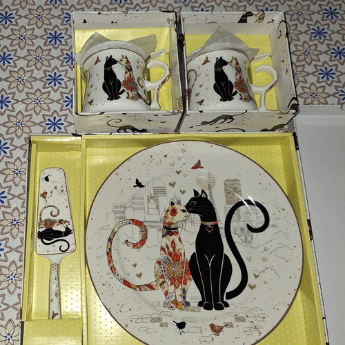 Porcelain tea set Cats series new, 2 cups with lids and strainer, cake plate