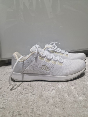 Lumberjack athletic shoes new, white size 38