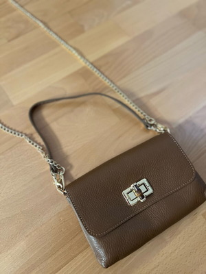 Women's brown shoulder bag new with gold details