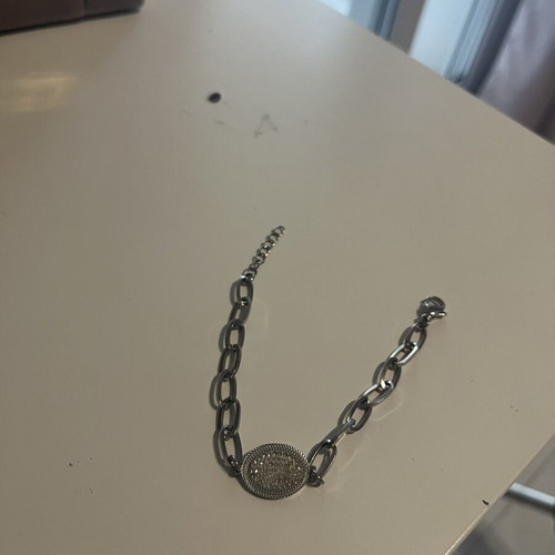 Chain bracelet with gold pendant minimal & chic, like new