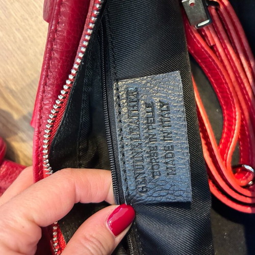 Leather shoulder bag like new, deep red, 100% leather