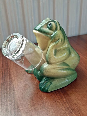 Vintage ceramic shot glass holder like new