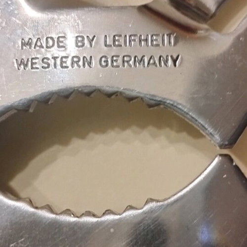 Leifheit opener used for multiple purposes