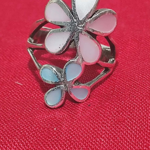 Silver ring 925 used with mother of pearl and pink, blue flower petals