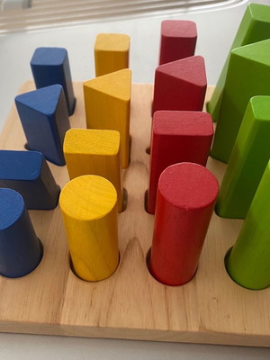 Ξύλινο παιχνίδι εκμάθησης χρώματος και σχήματος μεταχειρισμένο για παιδιά 18+ μηνών