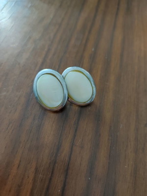Earrings used without damages