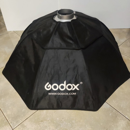 Godox Octa 95cm softbox with grid used