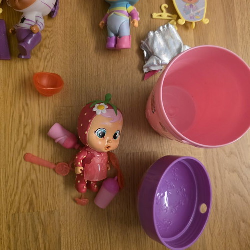 Cry Babies 6 Sets With Houses and Accessories Like New