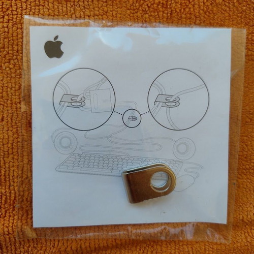 Apple Cable Locking Clip new with lock slot
