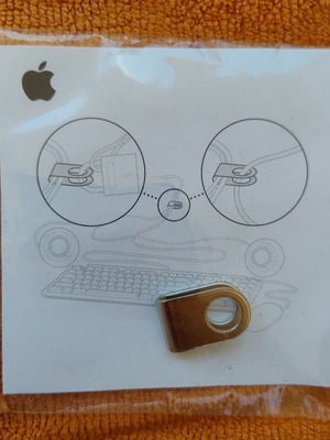 Apple Cable Locking Clip new with lock slot