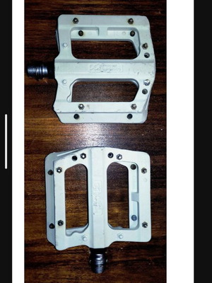 Flat Pedals Superstar Components synthetic, like new