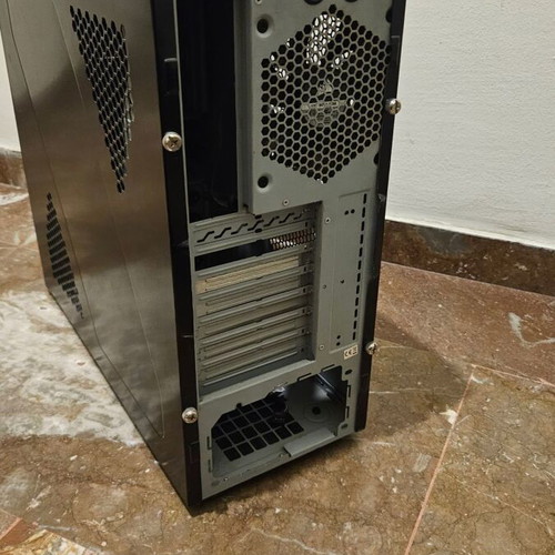 Thermaltake V9 Retro Gaming PC Case used with USB 3.0