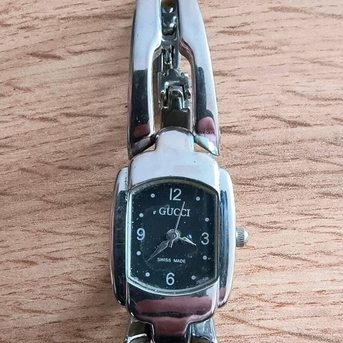 Gucci ladies watch used, silver