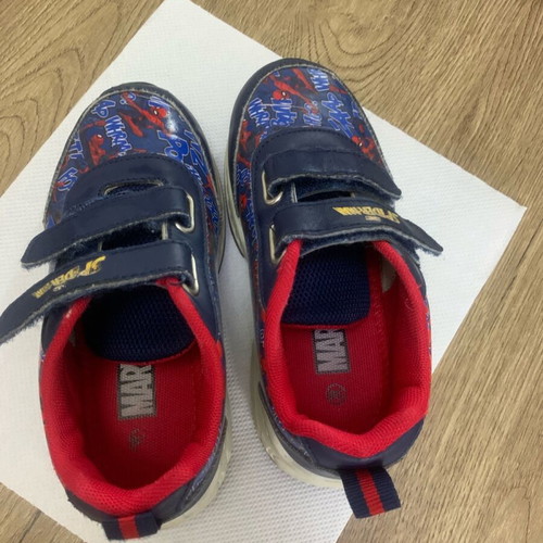 Spider-man sports shoes size 29 almost new, blue