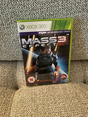 Mass Effect 3 Xbox 360 used, box little damaged