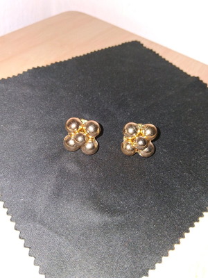 Clip-on earrings used, 70's vintage, gold tone