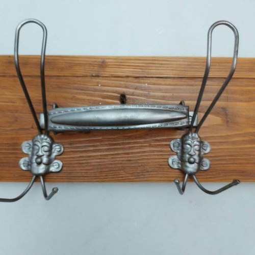 Wooden suitcase front panel coat rack A1775