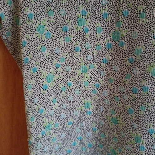 Vintage floral short-sleeve shirt like new, textured crepe fabric