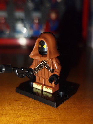 Jawa φιγούρα Star Wars με blaster και βάση