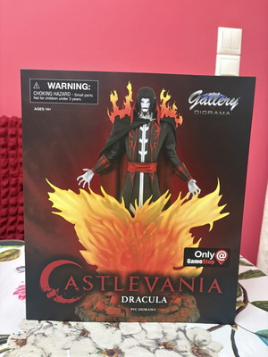 Dracula Castlevania PVC Diorama GameStop Exclusive like new