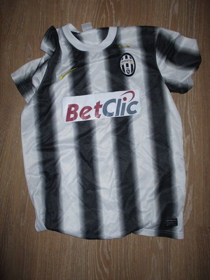 Φανέλα Juventus 2011 medium σαν καινούργιο