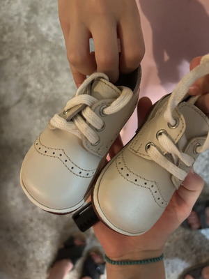 Children's shoes like new, size 20