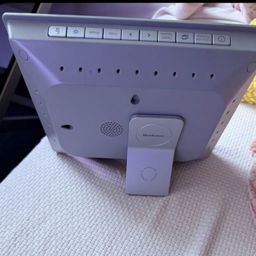 Brookstone digital photo frame like new