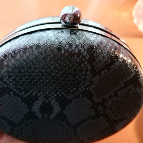 Evening bag like new with chain, black and gray