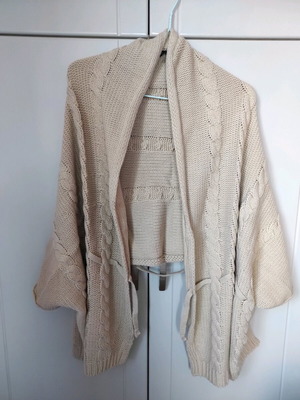 Knitted poncho cape like new, beige Noobass