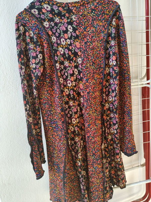 Zara floral dress medium with elasticity like new