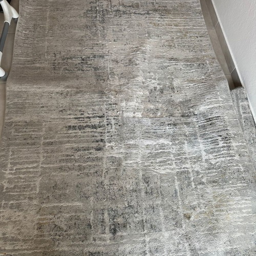 Modern rug like new with two mats, dimensions 210x148 and 210x74