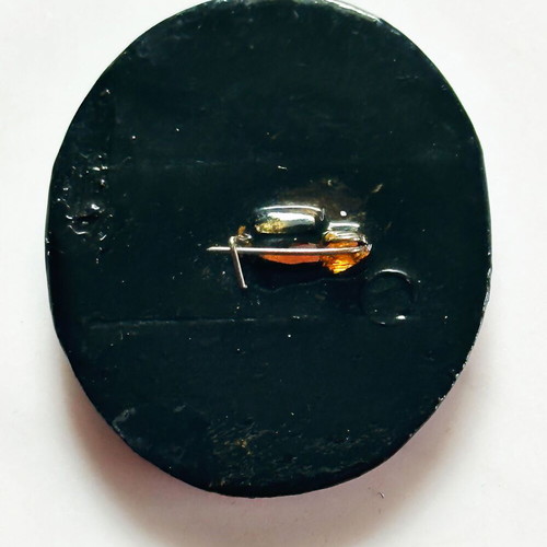 Retro Russian lacquered brooch hand-painted like new