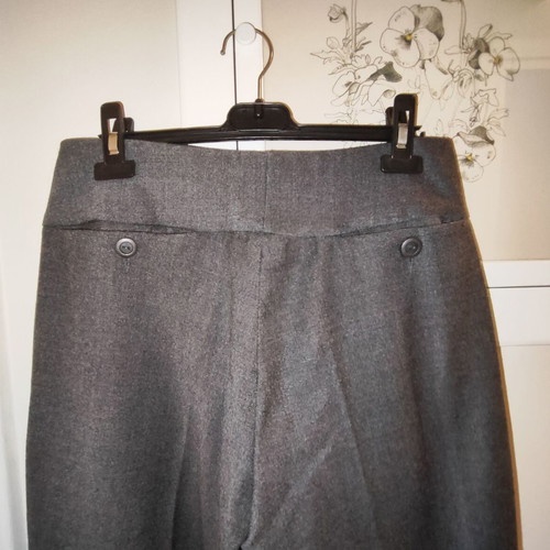 Wool Italian pants like new, gray with cuffs