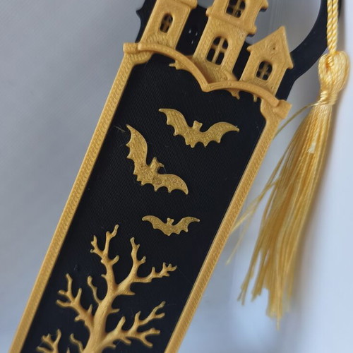 Bookworms bookmark new, 3D recycled plastic with decorative tassel