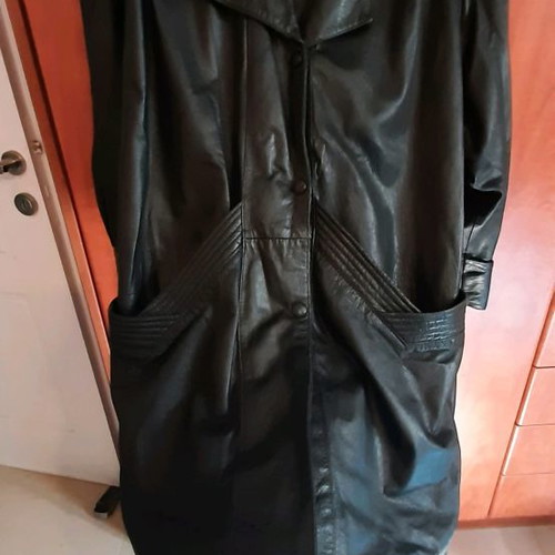 Leather black women's coat used, very large size