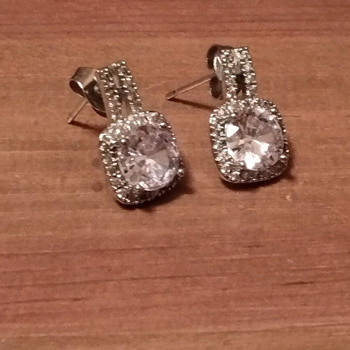 Earrings sparkling, like new, unworn