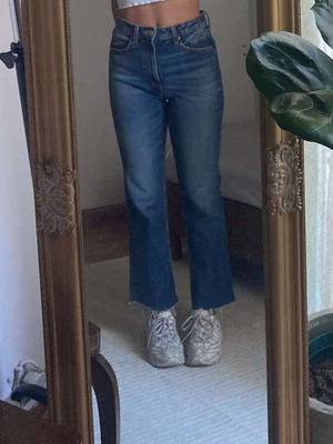 Zara dark blue cropped jeans like new