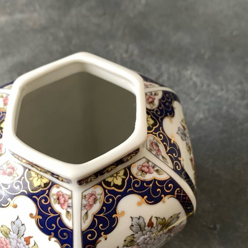 Vase used, beautiful