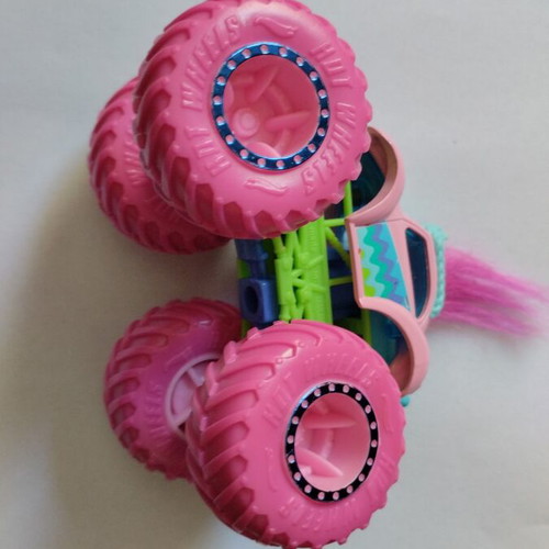 Hot Wheels Monster Truck Poppy like new, 1:64 scale