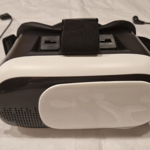 VR Glasses MO9072 with Bluetooth Headphones new