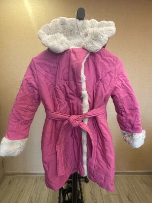 Children's coat used, pink with hood for 5-7 years