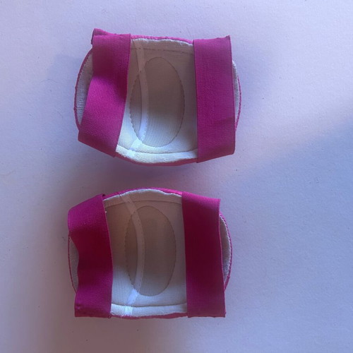 LA Sports kids' knee pads, fuchsia pink, adjustable straps