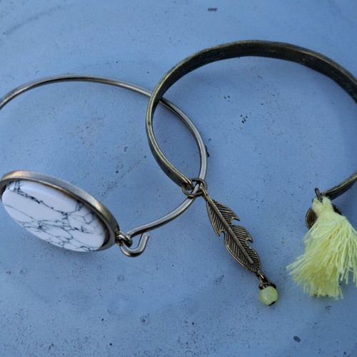 Vintage style bracelet set like new with boho elements