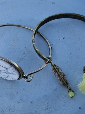 Vintage style bracelet set like new with boho elements
