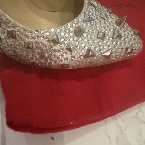 Louboutin collectible pumps size 37 like new, grey