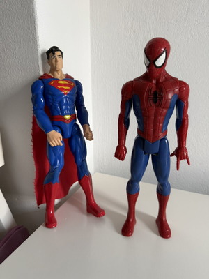 Spiderman and Superman figures like new, pack